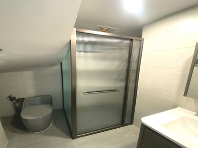 Cabin phòng tắm kính lùa góc 90 độ màu Gray – Giải pháp tối ưu cho không gian hiện đại