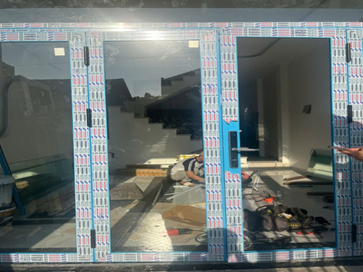 KHÓA VÂN TAY SIKER CHO CỬA NHÔM XINGFA MÀU XANH – GIẢI PHÁP AN TOÀN & HIỆN ĐẠI