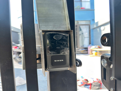 Khóa vân tay Siker dành cho cổng sắt 4x8 – Giải pháp an ninh hiện đại, tiện lợi