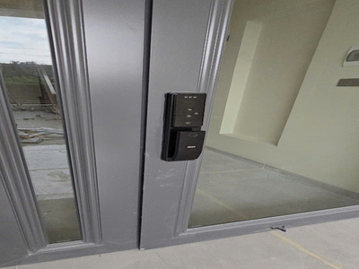 Siker KTS110PR – Khóa thông minh Face ID cho cửa nhôm hệ thủy lực, an toàn và sang trọng