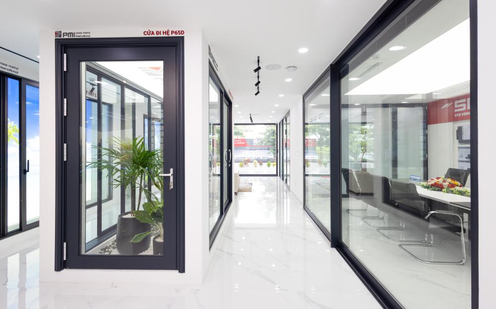 Cửa đi mở quay nhôm Pmi hệ P65D Cửa đi mở quay nhôm Pmi hệ P65D